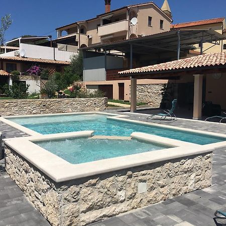 Ližnjan Apartments Ceh מראה חיצוני תמונה