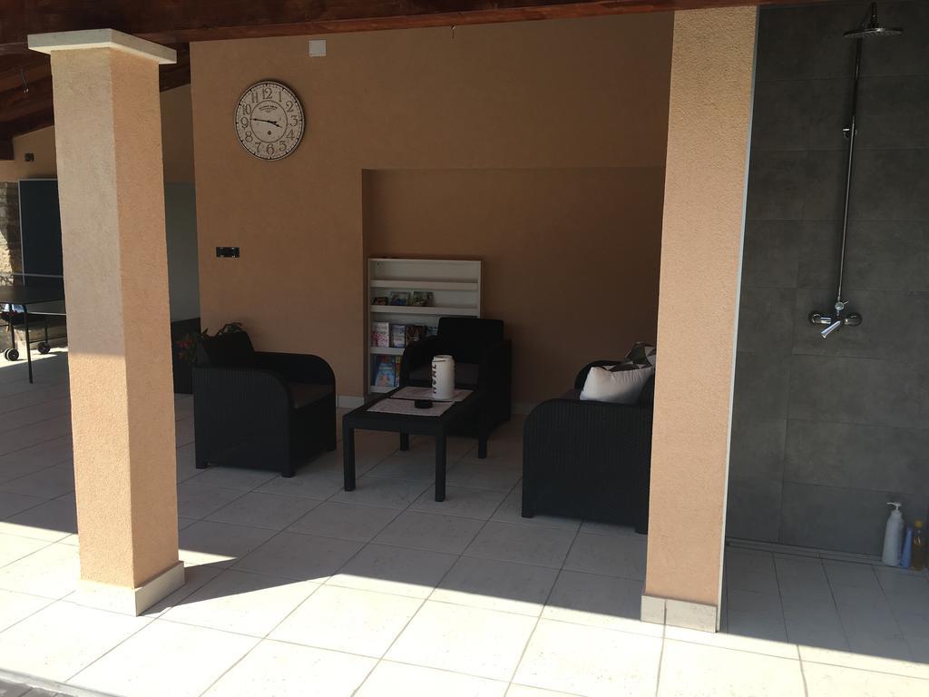 Ližnjan Apartments Ceh מראה חיצוני תמונה