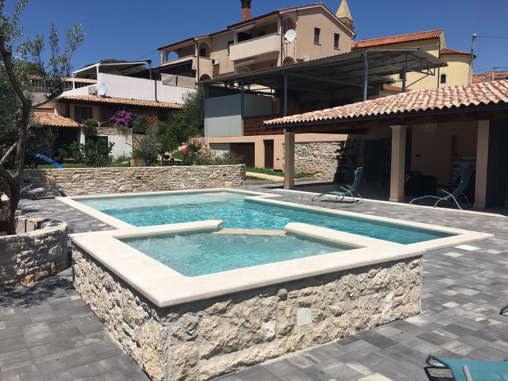 Ližnjan Apartments Ceh מראה חיצוני תמונה