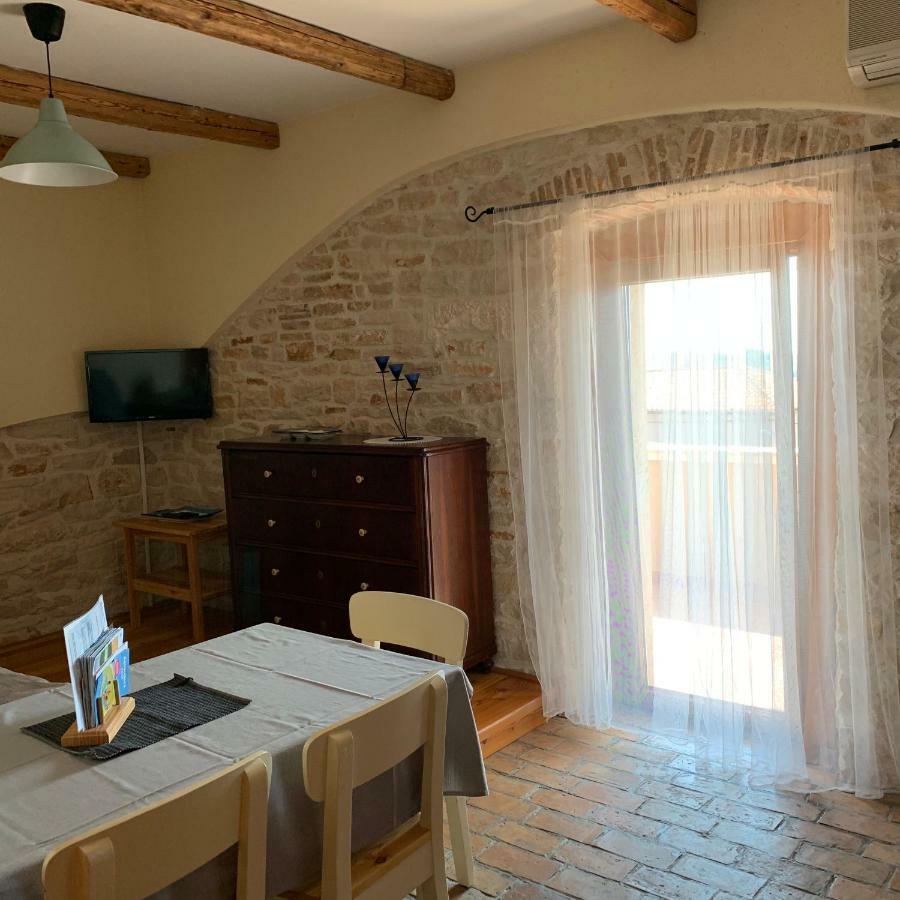Ližnjan Apartments Ceh מראה חיצוני תמונה